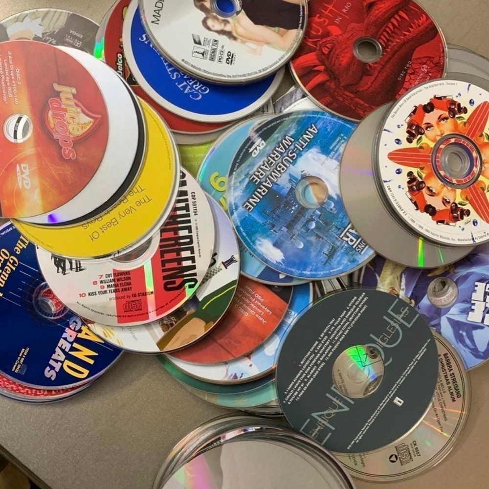 LOT of 500 Loose DVDS Movies Random Assorted Wholesale Bulk